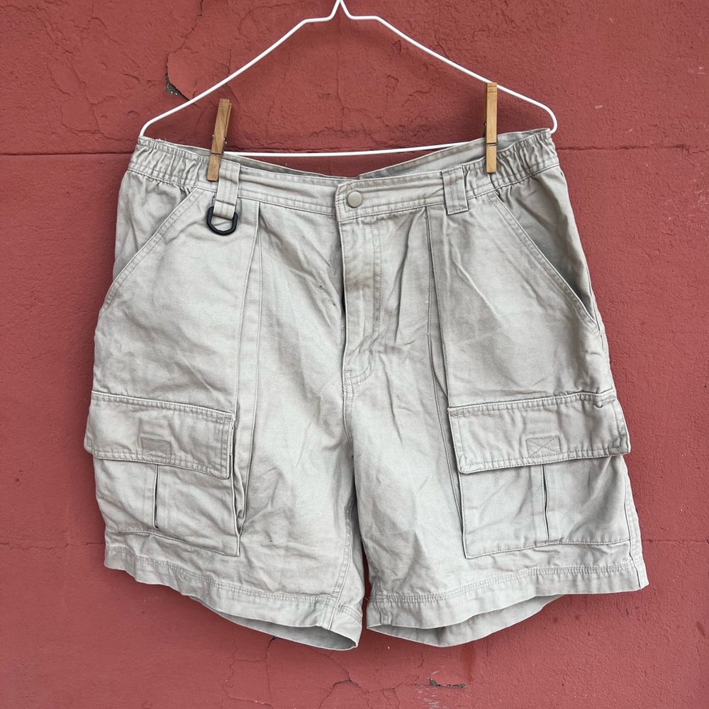 men’s cool khaki cargo shorts.